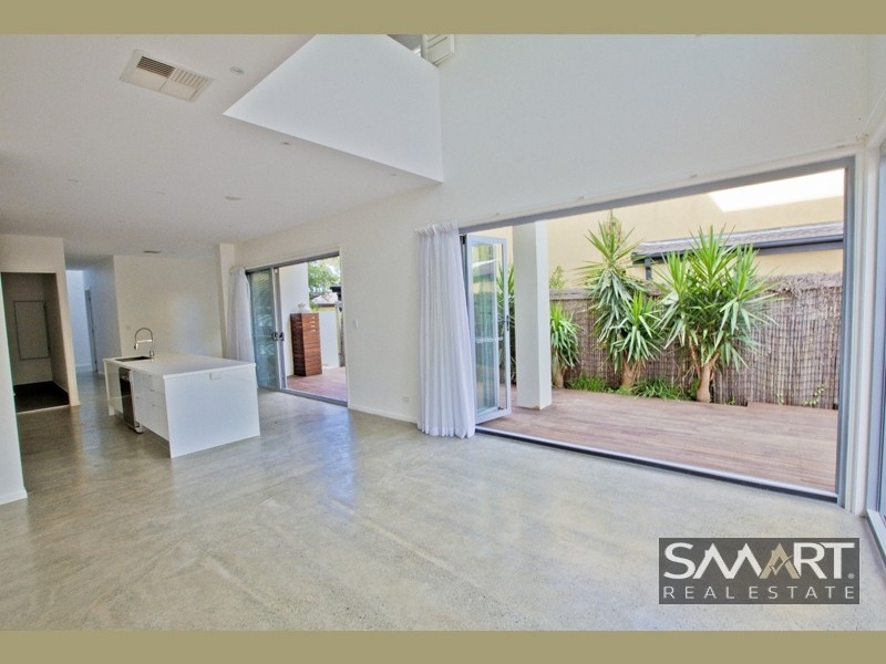 1/76 Heeb Street, Benowa QLD 4217