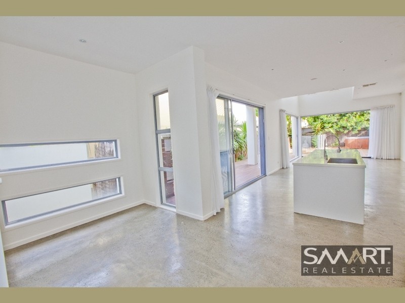 1/76 Heeb Street, Benowa QLD 4217