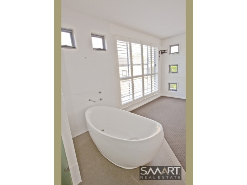 1/76 Heeb Street, Benowa QLD 4217