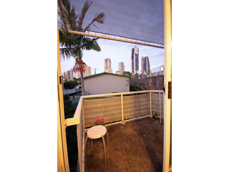 14/15 Weemala Street, Chevron Island QLD 4217