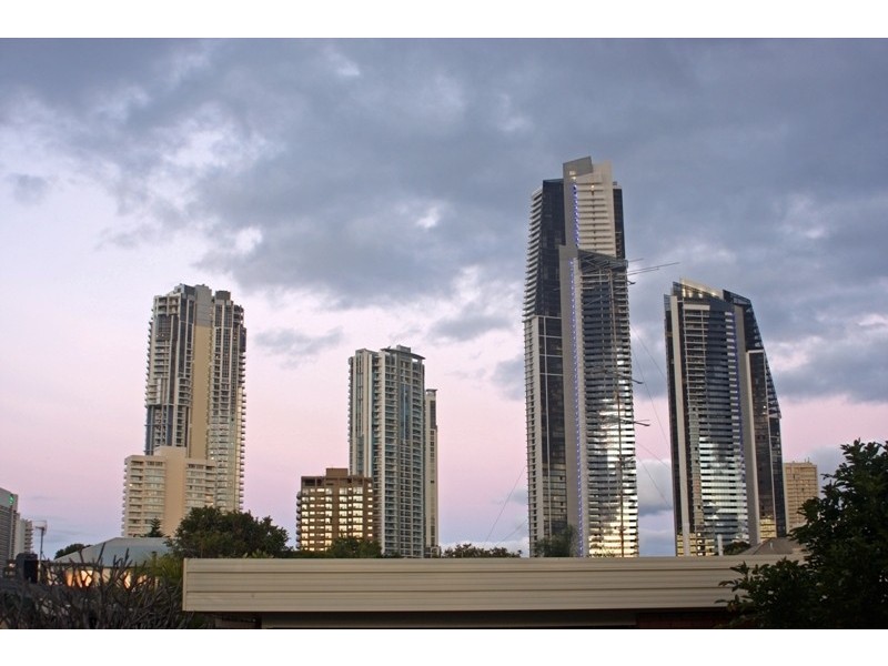 14/15 Weemala Street, Chevron Island QLD 4217