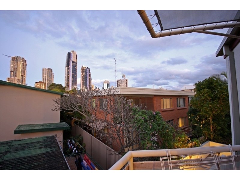 14/15 Weemala Street, Chevron Island QLD 4217