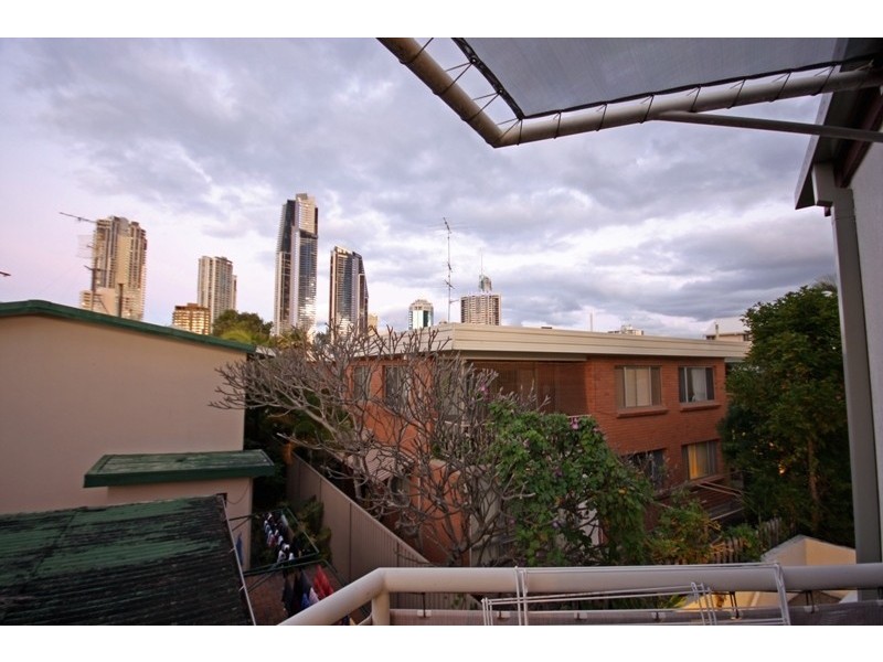 14/15 Weemala Street, Chevron Island QLD 4217