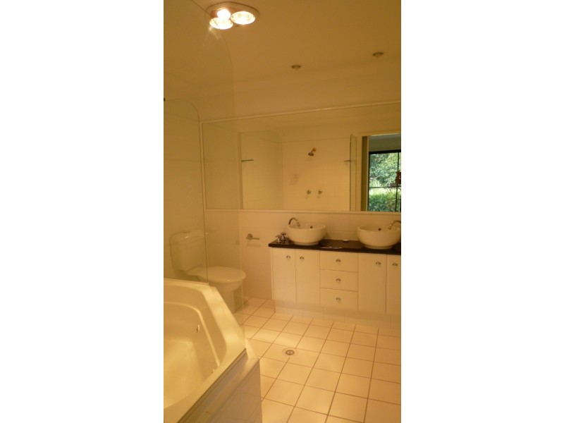 5/2 Ridgeline Way, Highland Park QLD 4211