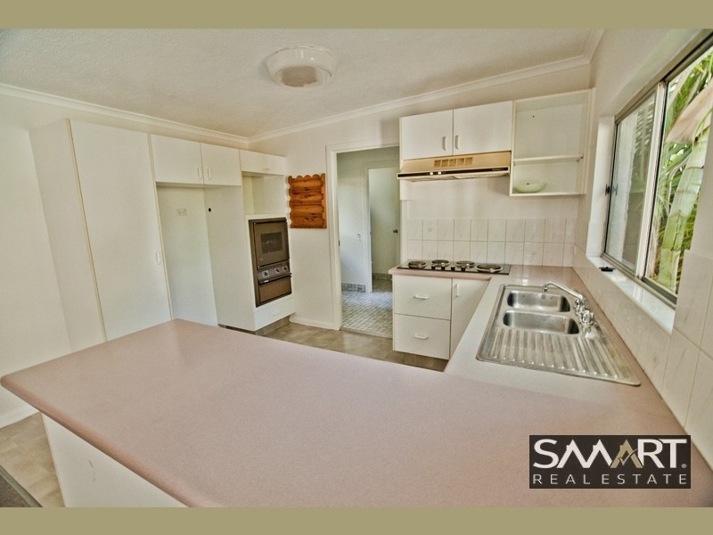 2/4 Louise Street, Southport QLD 4215
