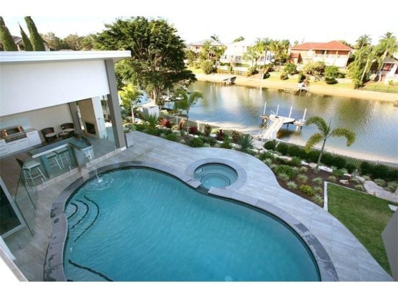 10 St Tropez Terrace, Sorrento QLD 4217