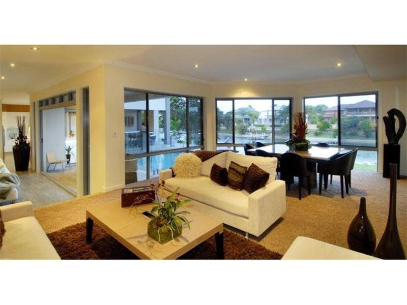 10 St Tropez Terrace, Sorrento QLD 4217