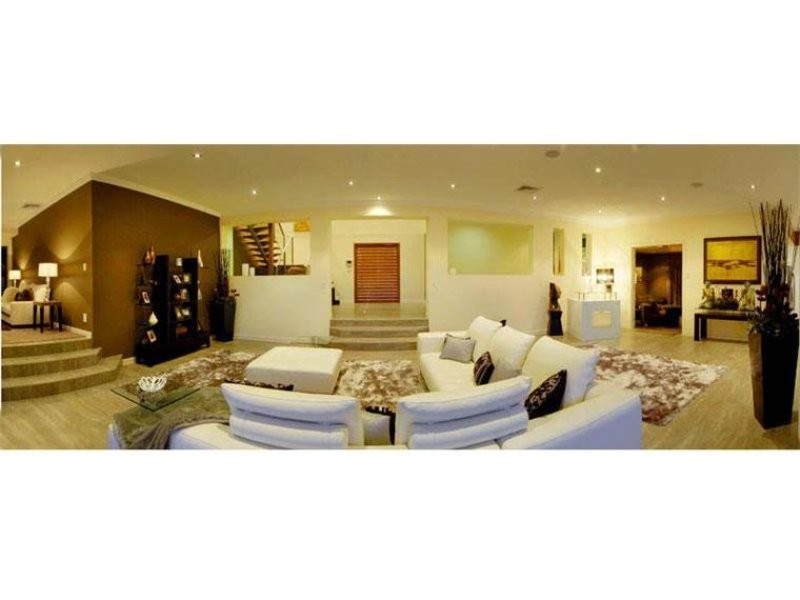 10 St Tropez Terrace, Sorrento QLD 4217