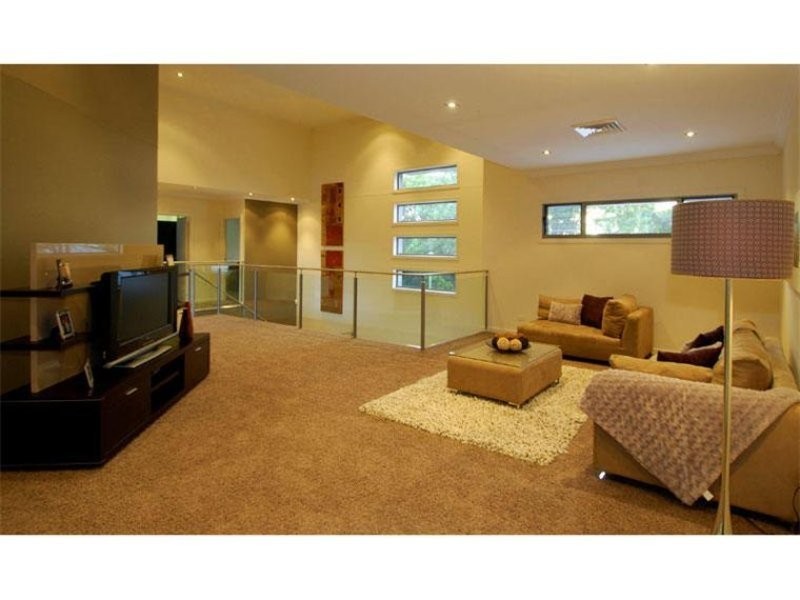 10 St Tropez Terrace, Sorrento QLD 4217