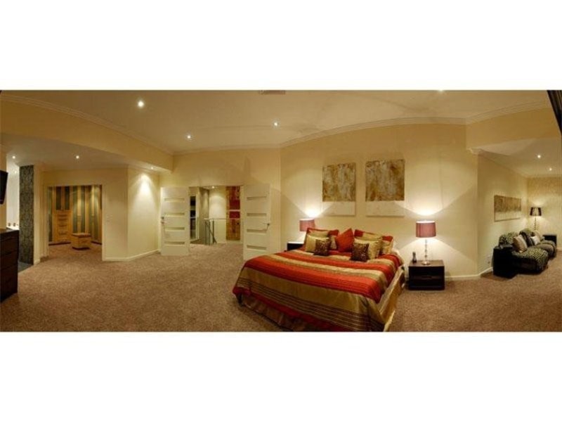 10 St Tropez Terrace, Sorrento QLD 4217