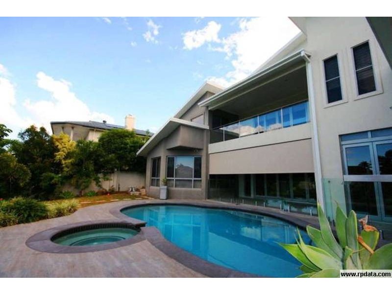 10 St Tropez Terrace, Sorrento QLD 4217