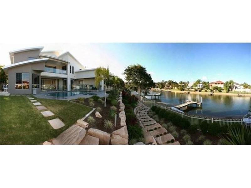 10 St Tropez Terrace, Sorrento QLD 4217