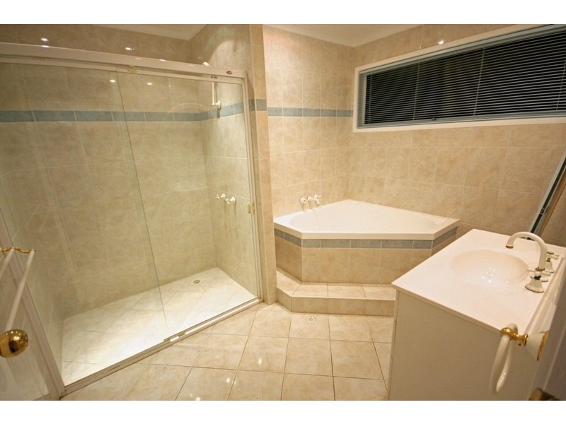 3 Koro Court, Ashmore QLD 4214