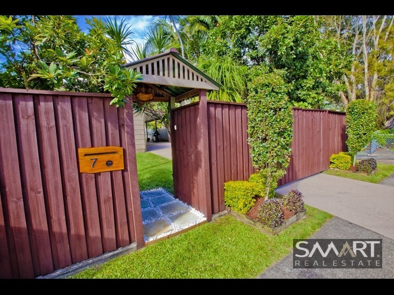 7 Bundarra Street, Coombabah QLD 4216