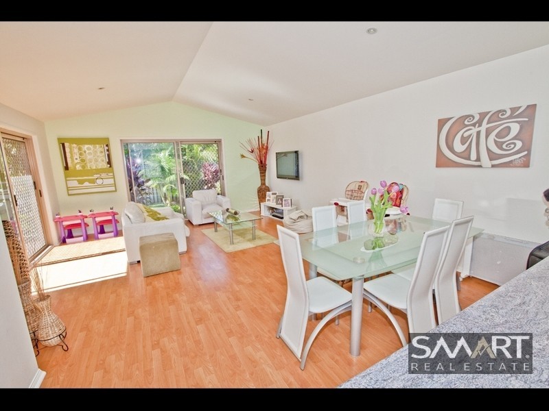 18 Grovedale Cout, Parkwood QLD 4214