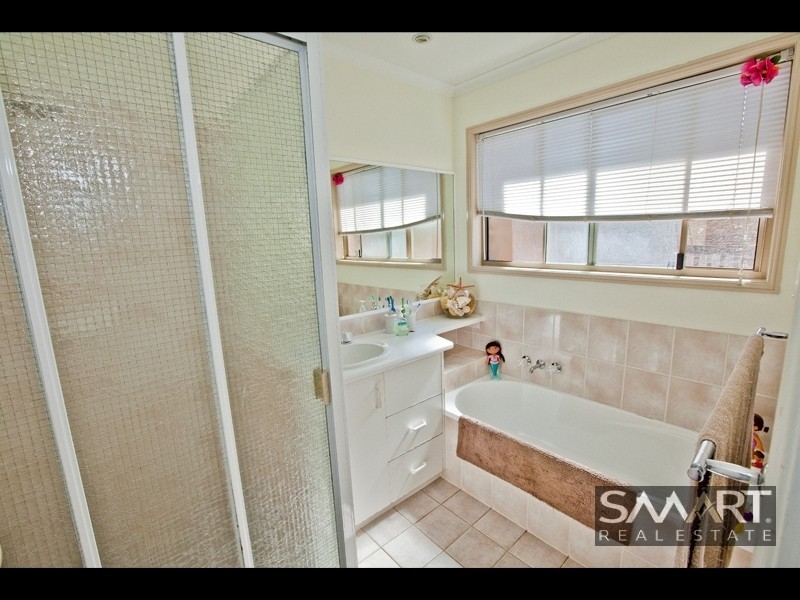 18 Grovedale Cout, Parkwood QLD 4214