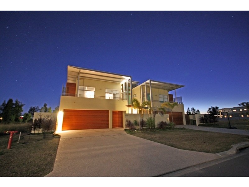 3033A The Boulevarde, Benowa QLD 4217