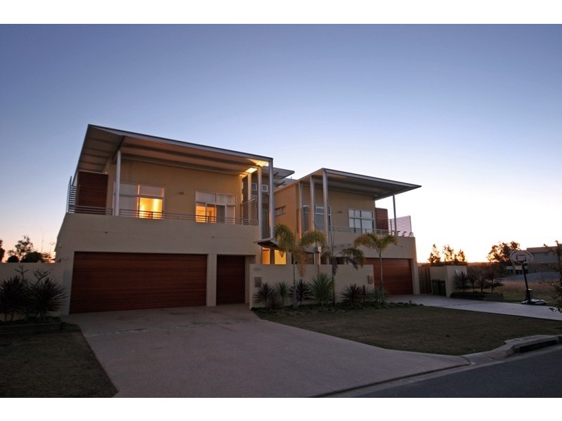 3033A The Boulevarde, Benowa QLD 4217