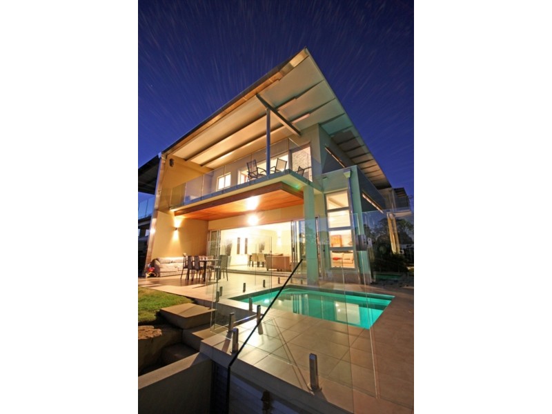 3033A The Boulevarde, Benowa QLD 4217