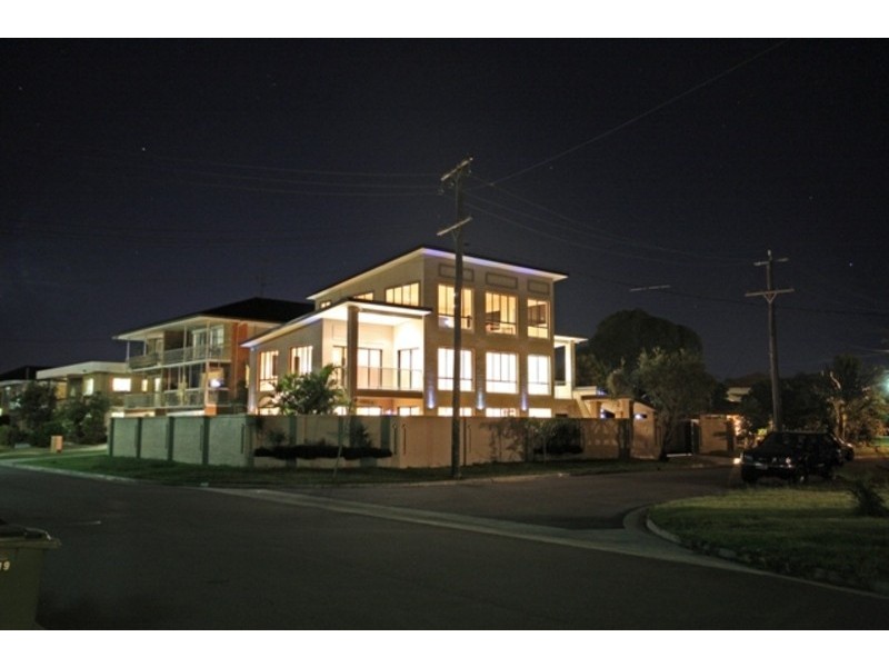 22 Sunrise Boulevarde, Surfers Paradise QLD 4217