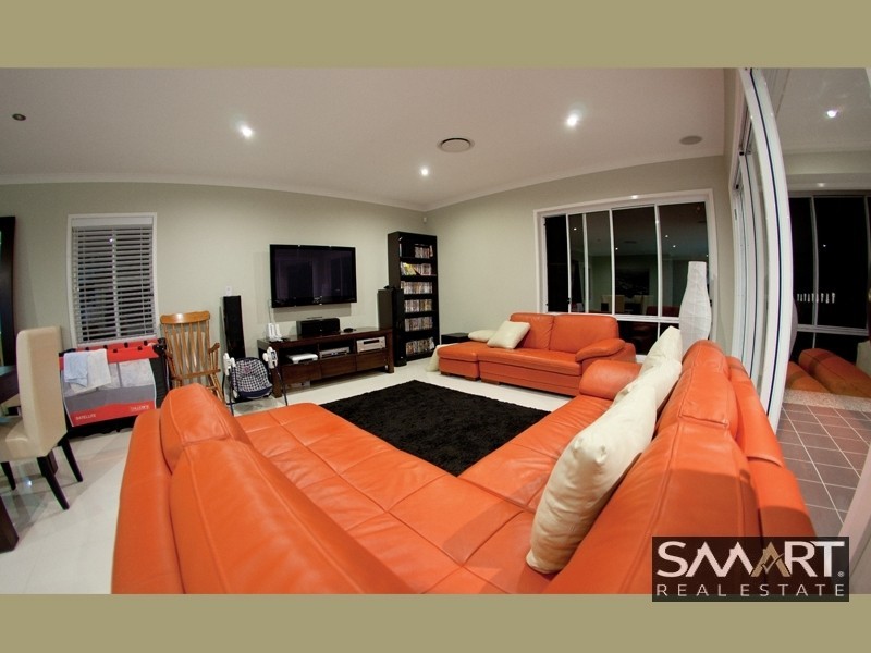 37 Harris Street, Labrador QLD 4215