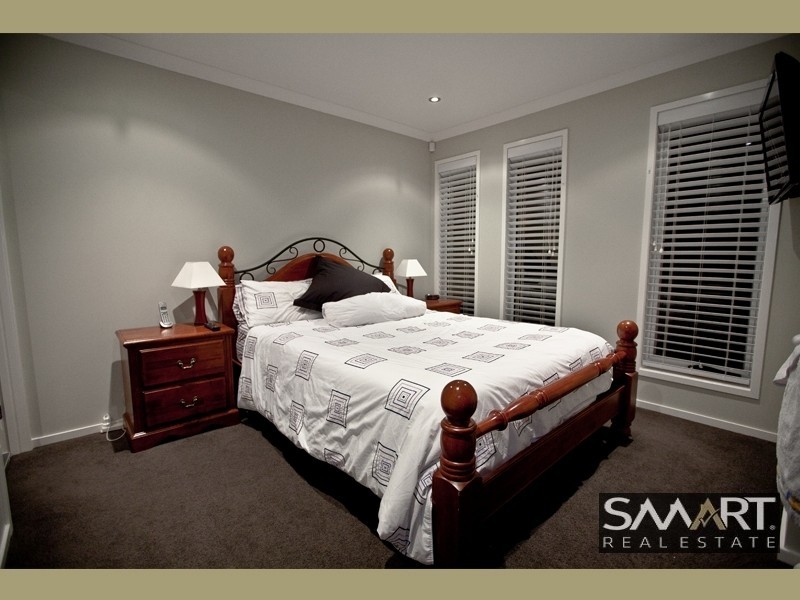 37 Harris Street, Labrador QLD 4215