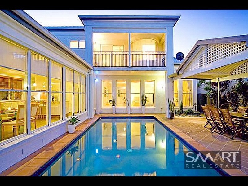 Broadbeach Waters QLD 4218