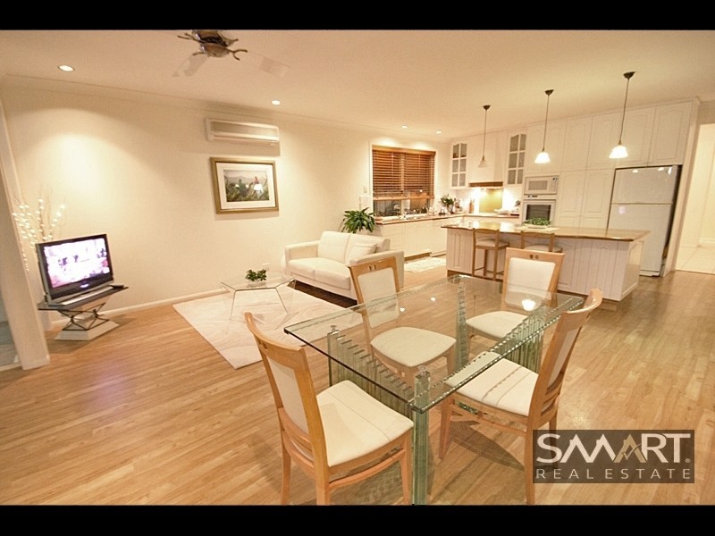 Broadbeach Waters QLD 4218