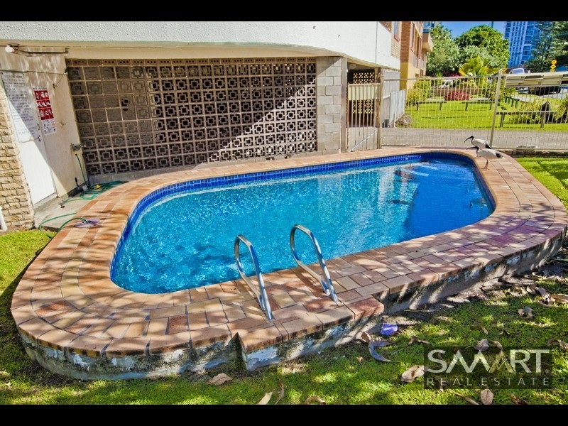 1/2 Alexandra Avenue, Mermaid Beach QLD 4218