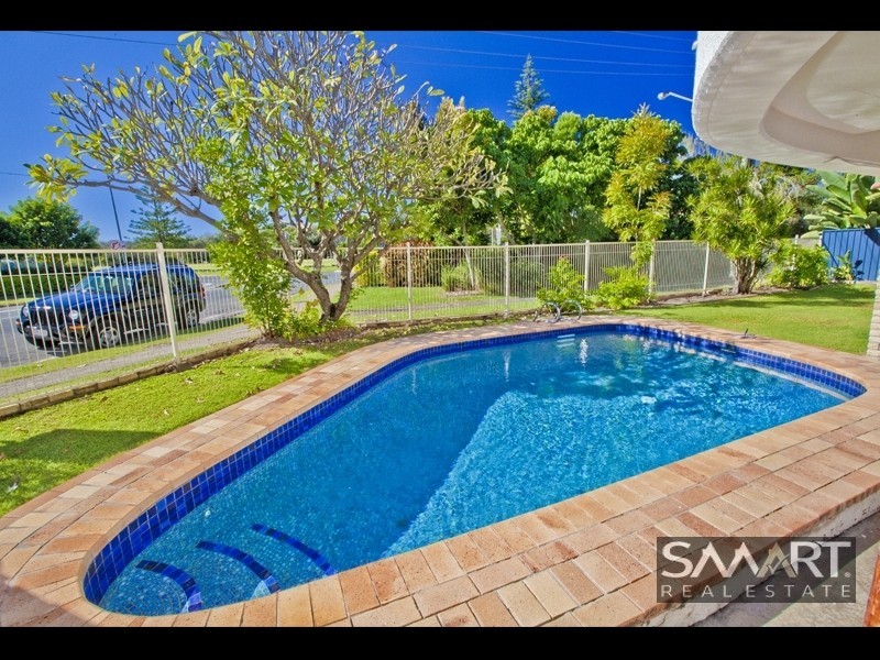 1/2 Alexandra Avenue, Mermaid Beach QLD 4218