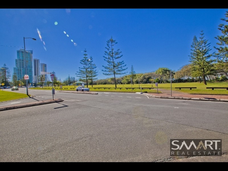 1/2 Alexandra Avenue, Mermaid Beach QLD 4218