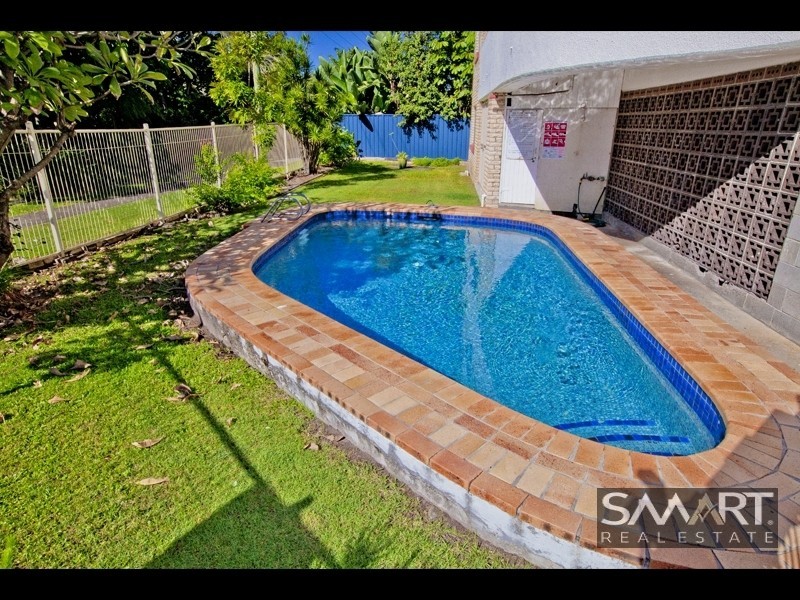 1/2 Alexandra Avenue, Mermaid Beach QLD 4218