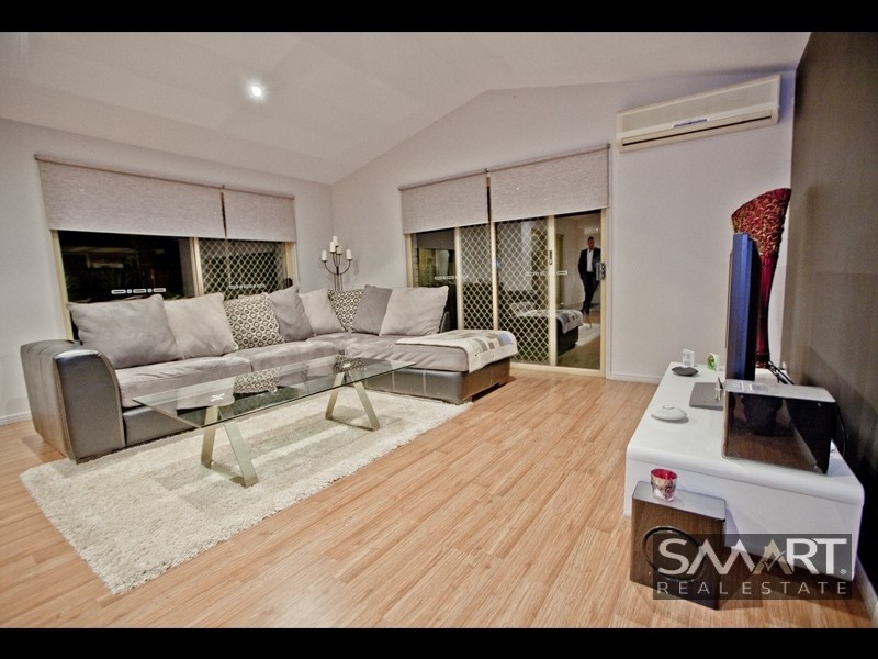 10 Grovedale Court, Parkwood QLD 4214