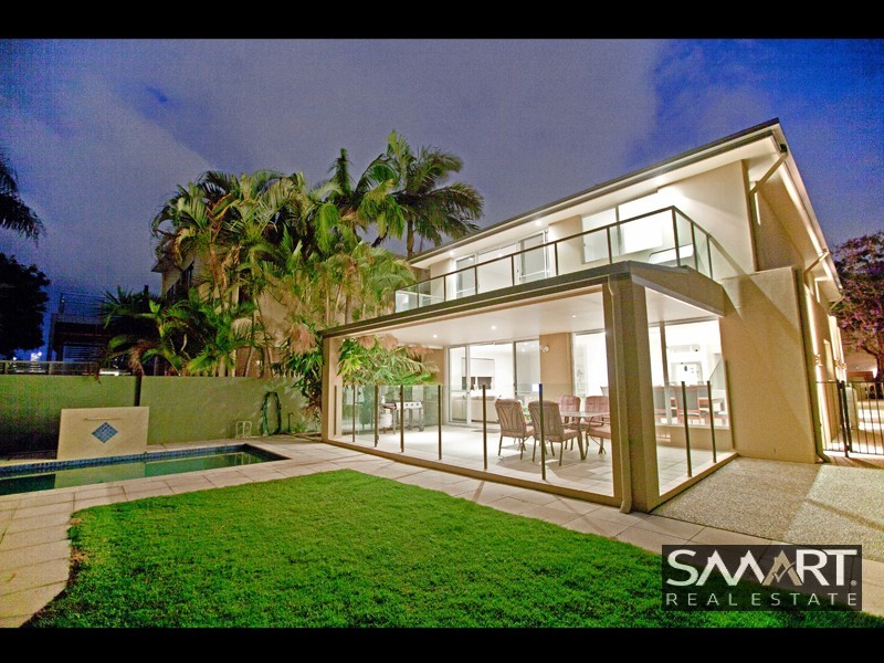 7a Vespa Crescent, Bundall QLD 4217