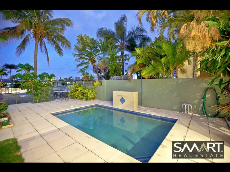 7a Vespa Crescent, Bundall QLD 4217