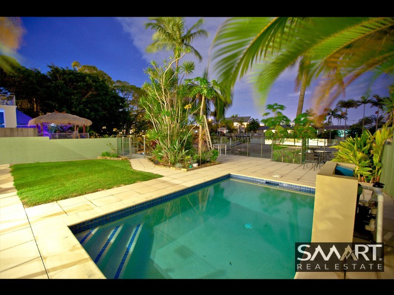7a Vespa Crescent, Bundall QLD 4217