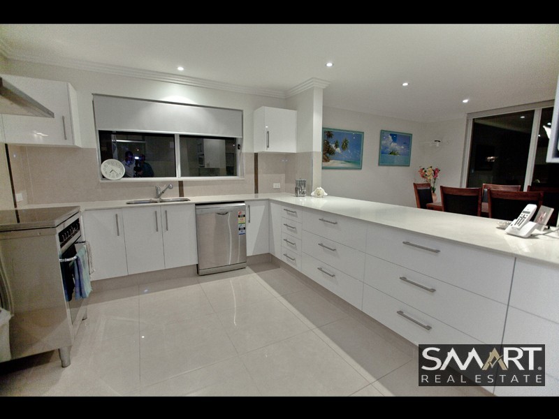 7a Vespa Crescent, Bundall QLD 4217