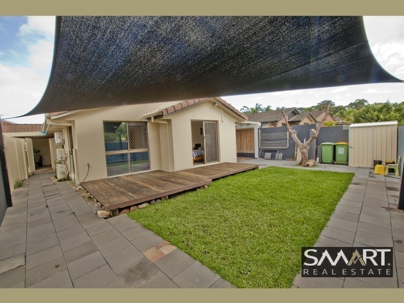 1/4 Jessica Court, Arundel QLD 4214