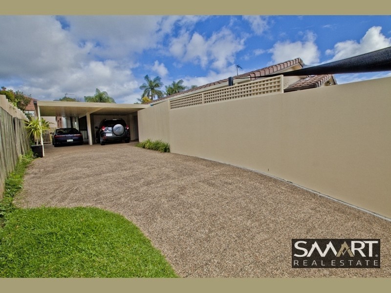 1/4 Jessica Court, Arundel QLD 4214