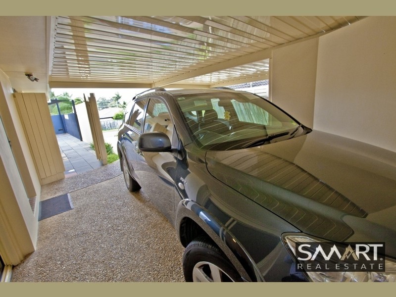 1/4 Jessica Court, Arundel QLD 4214