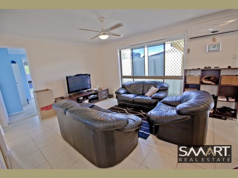 1/4 Jessica Court, Arundel QLD 4214