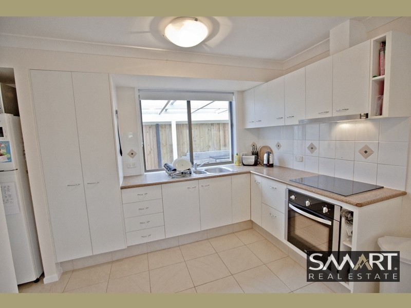 1/4 Jessica Court, Arundel QLD 4214