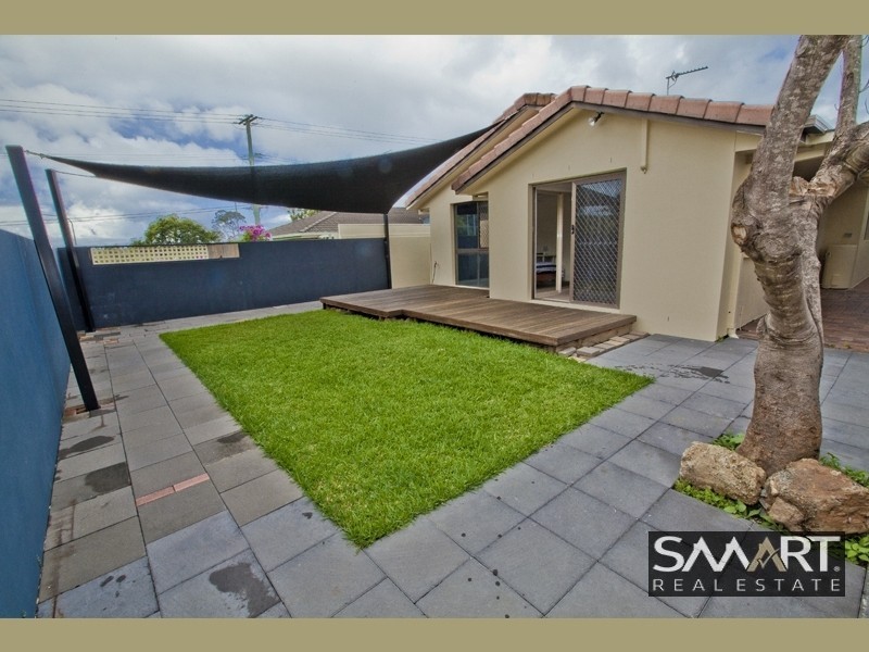 1/4 Jessica Court, Arundel QLD 4214