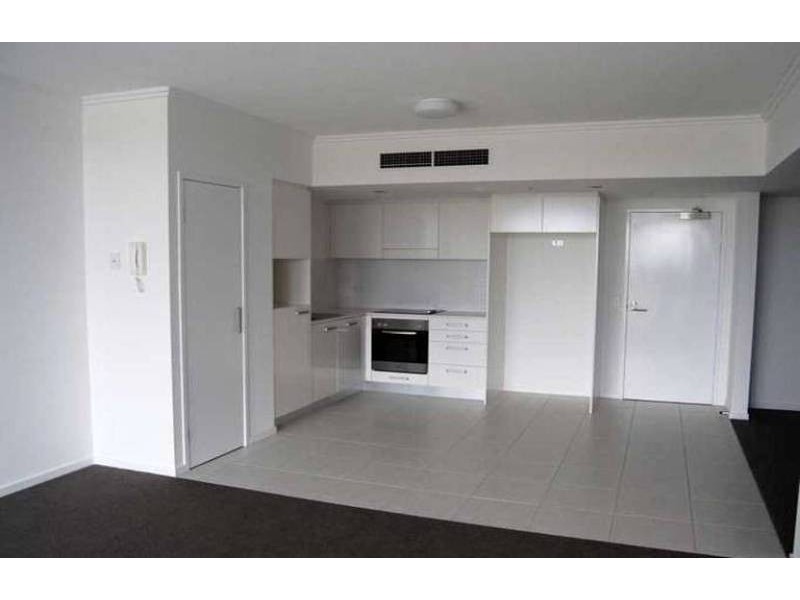 35/25 Surf Parade, Broadbeach QLD 4218