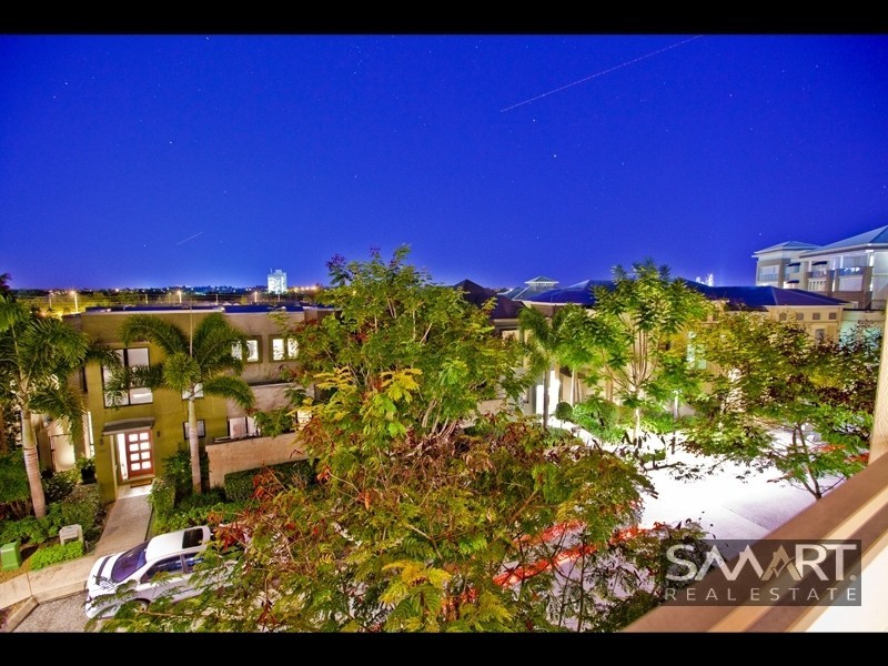 3308 Central Place, Carrara QLD 4211