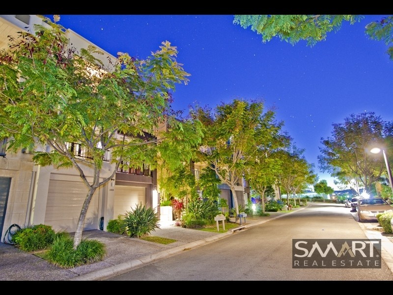 3308 Central Place, Carrara QLD 4211