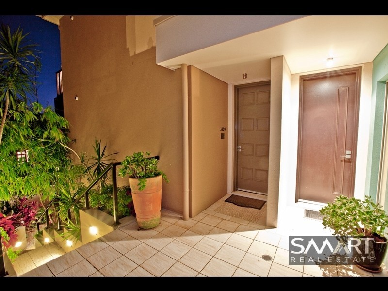 3308 Central Place, Carrara QLD 4211
