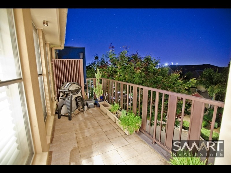 3308 Central Place, Carrara QLD 4211