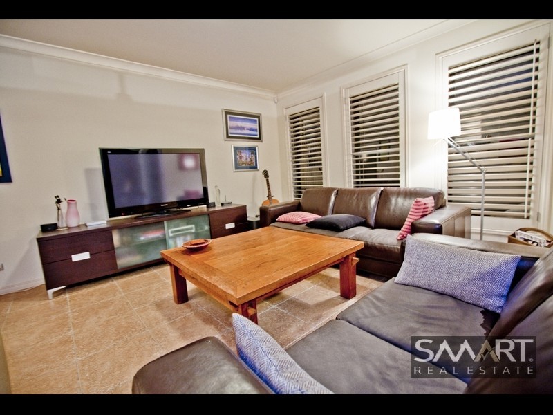 3308 Central Place, Carrara QLD 4211