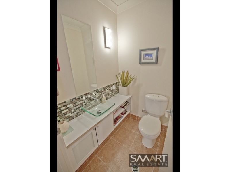 3308 Central Place, Carrara QLD 4211